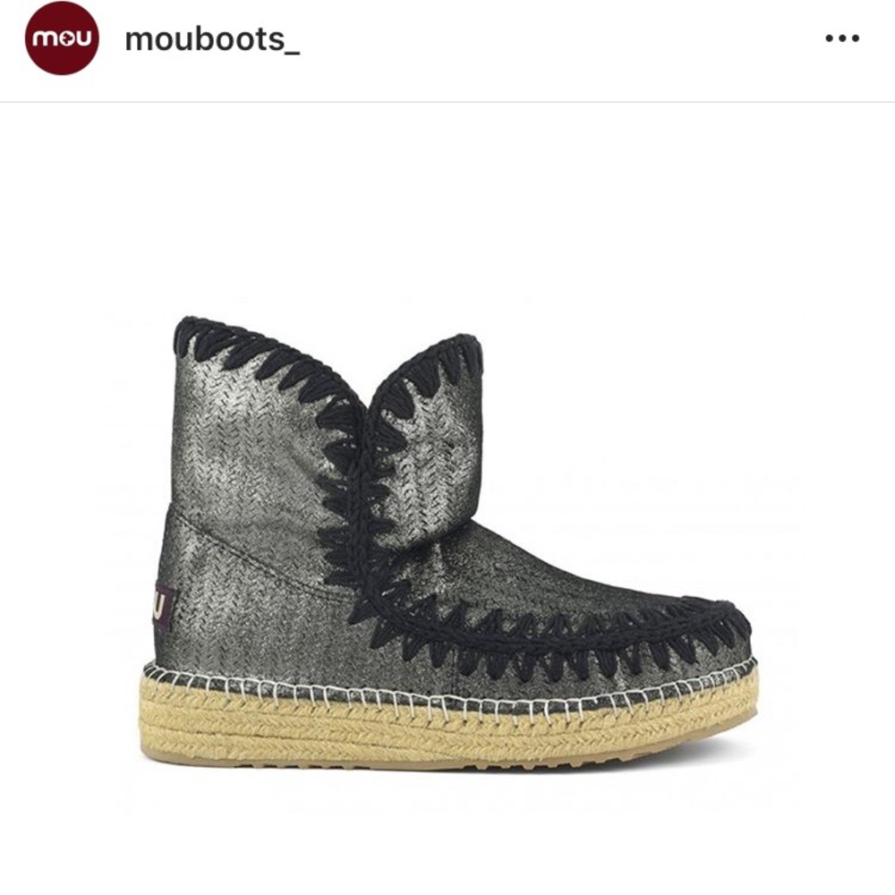 NEW Mou boots